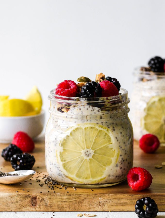 https://b1319836.smushcdn.com/1319836/wp-content/uploads/2018/05/Lemon-Chia-Berry-Overnight-Oats-4-680x900.jpg?lossy=1&strip=1&webp=1