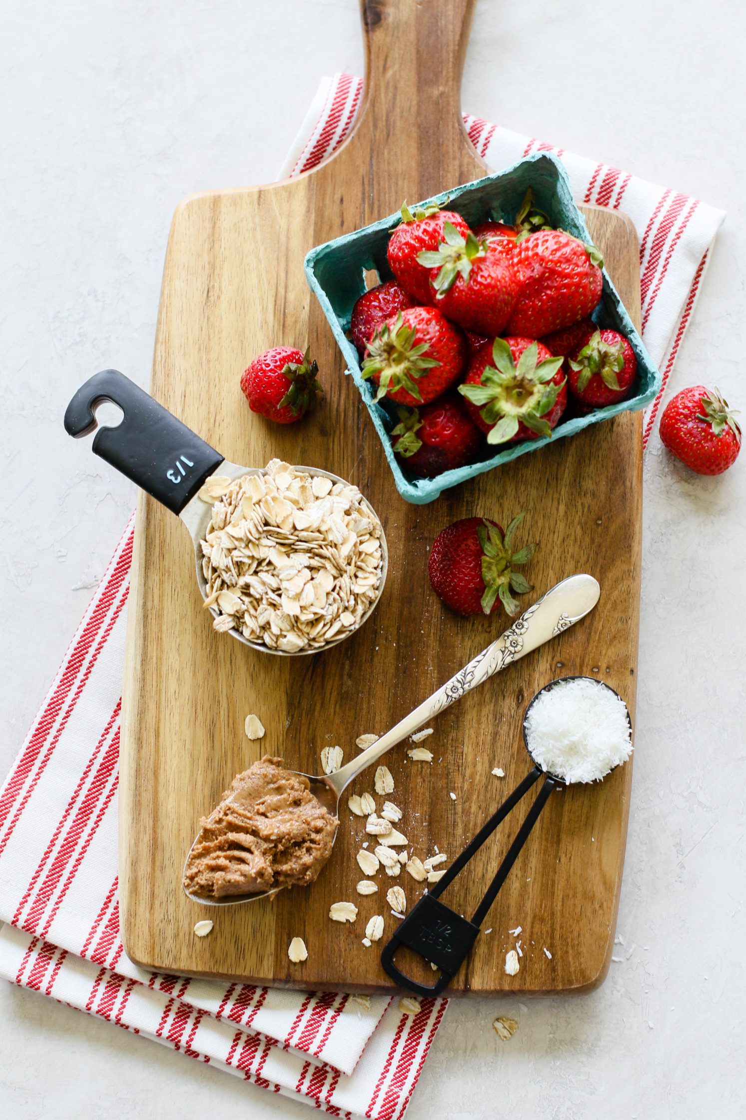 Almond Butter, Strawberry Banana Overnight Oats