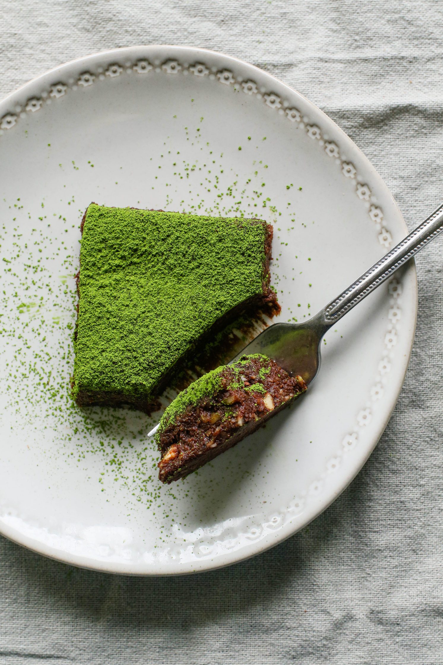 Matcha Dusted Raw Brownies by Flora & Vino 