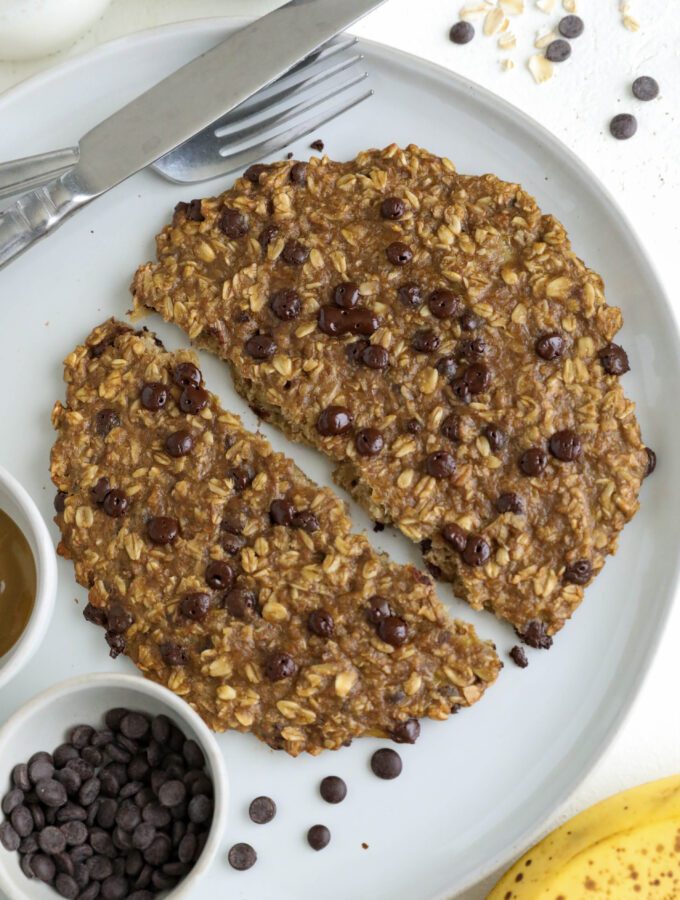 Banana Oatmeal Chocolate Chip Breakfast Bars - Flora & Vino