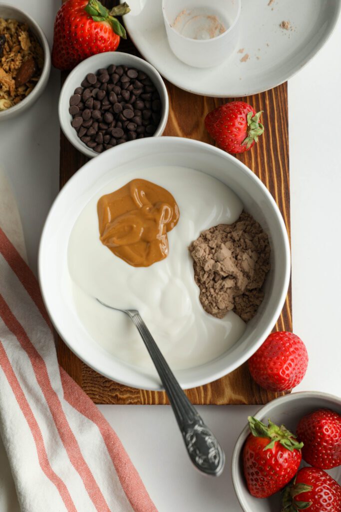 Easy Chocolate Protein Yogurt Bowls (High Protein Breakfast!)