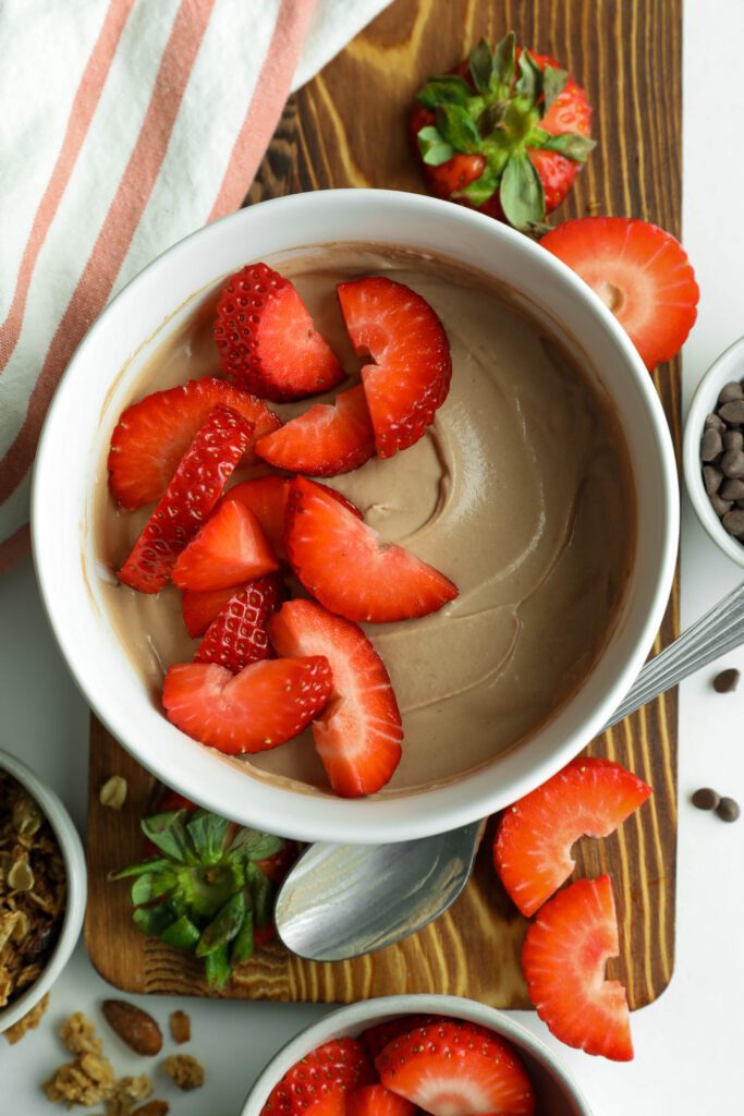 Easy Chocolate Protein Yogurt Bowls (High Protein Breakfast!)