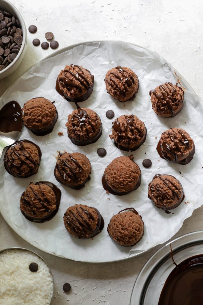 Chocolate Chocolate Macaroons by Flora & Vino