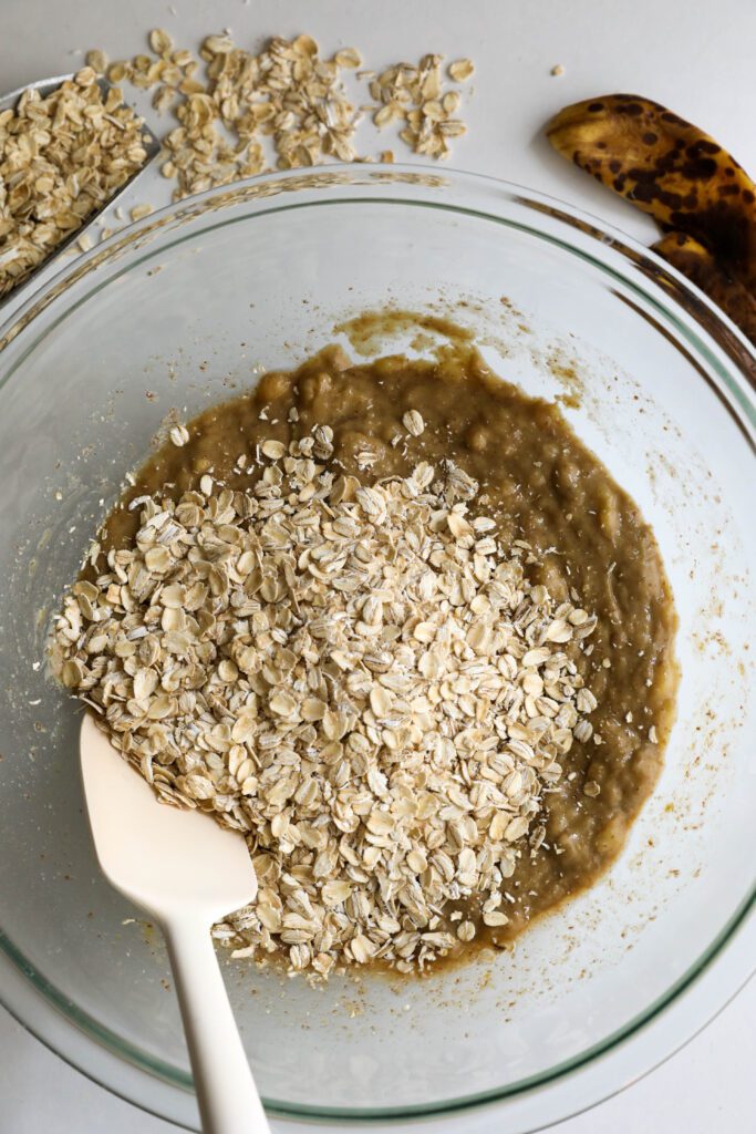 Banana Oatmeal Chocolate Chip Breakfast Bars Recipe - Flora & Vino