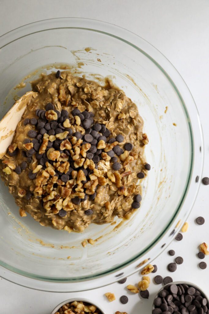 Banana Oatmeal Chocolate Chip Breakfast Bars Recipe - Flora & Vino