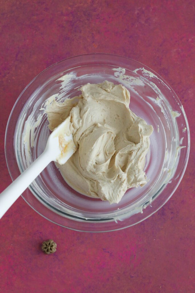peanut butter and greek yogurt frosting